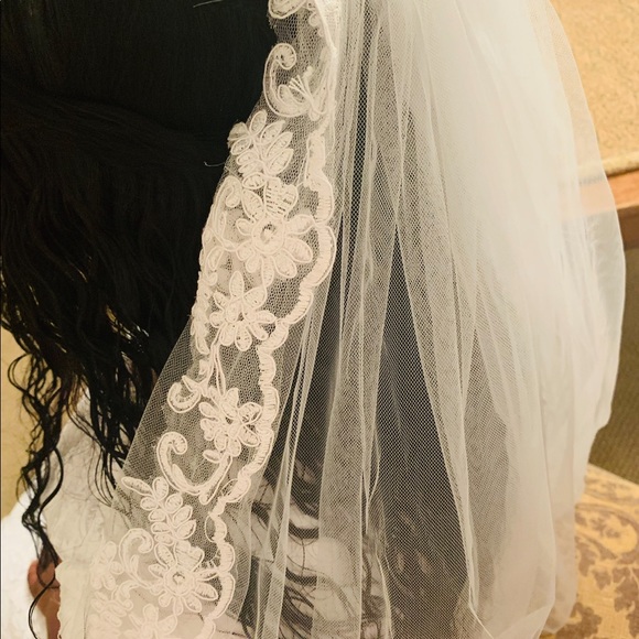 Wedding Dress - Picture 3 of 9